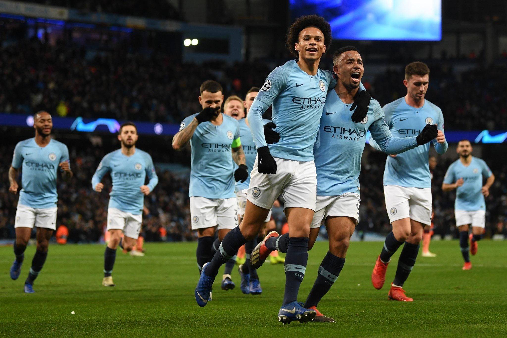 篮球赛场上 篮球赛场上